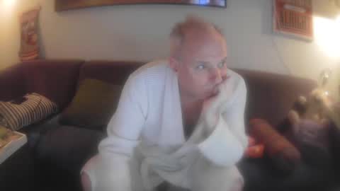 Snapshot of eric204 chatting on December 28, 2024, 6:39 am Eric online show from December 28, 2024, 6:39 am