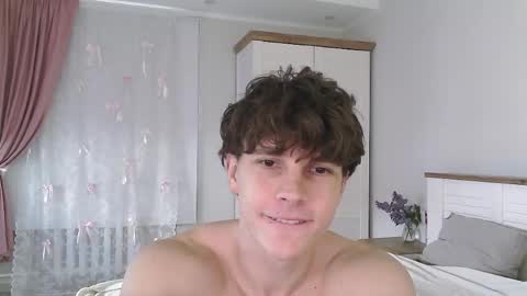 Snapshot of eric_crush chatting on May 11, 2026, 4:07 am Eric Crush online show from May 11, 2026, 4:07 am