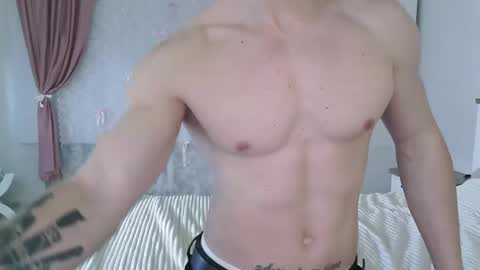 Snapshot of eric_crush chatting on May 20, 2026, 3:45 am Eric Crush online show from May 20, 2026, 3:45 am
