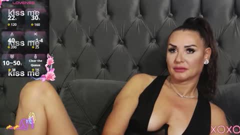 Erica online show from September 18, 2025, 8:11 pm