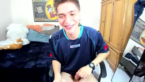 erick_de_rossee online show from April 20, 2026, 8:10 pm