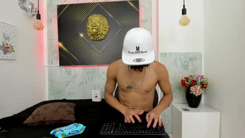 Snapshot of erick_zhimerman chatting on December 31, 2024, 12:36 pm   online show from December 31, 2024, 12:36 pm