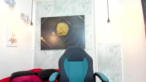 Snapshot of erick_zhimerman chatting on February 23, 2025, 3:24 am   online show from February 23, 2025, 3:24 am
