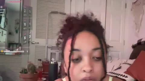 Snapshot of erik339102554 chatting on May 14, 2026, 9:32 pm Lea Erik online show from May 14, 2026, 9:32 pm