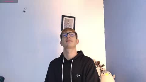 Snapshot of erik_golden_ chatting on April 30, 2026, 7:53 pm I am Erik online show from April 30, 2026, 7:53 pm