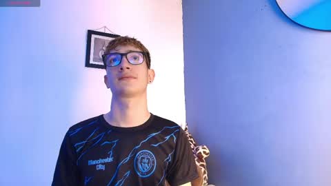 Snapshot of erik_golden_ chatting on May 10, 2026, 7:41 pm I am Erik online show from May 10, 2026, 7:41 pm