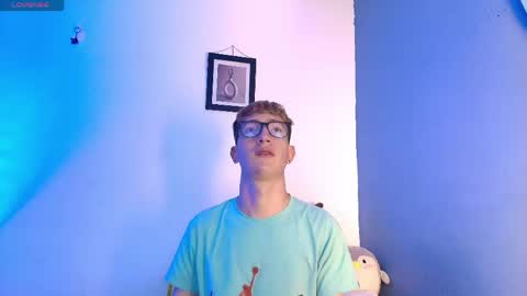Snapshot of erik_golden_ chatting on May 21, 2026, 9:44 pm I am Erik online show from May 21, 2026, 9:44 pm