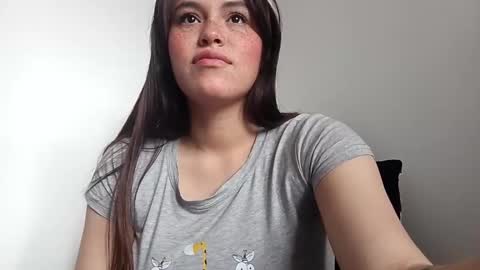 Snapshot of erika_depp chatting on December 1, 2024, 6:19 pm Erika online show from December 1, 2024, 6:19 pm