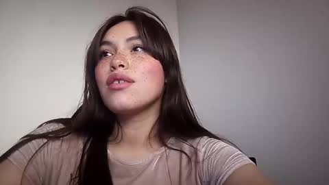 Snapshot of erika_depp chatting on December 3, 2024, 10:29 pm Erika online show from December 3, 2024, 10:29 pm