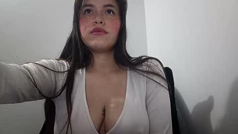 Snapshot of erika_depp chatting on December 11, 2024, 5:21 am Erika online show from December 11, 2024, 5:21 am