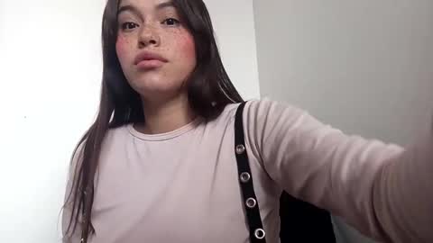 Snapshot of erika_depp chatting on December 12, 2024, 5:48 pm Erika online show from December 12, 2024, 5:48 pm