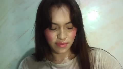 Erika online show from April 19, 2026, 3:44 pm