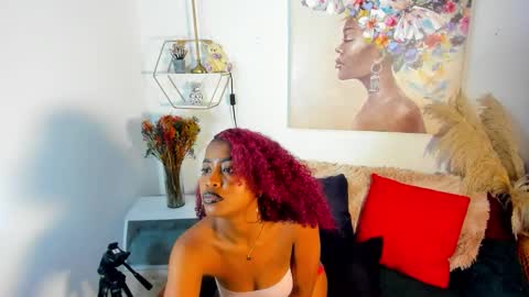 E R I K A  - L  Y R I C S online show from February 5, 2026, 5:01 am