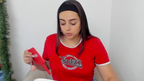 Snapshot of erika_mendez1 chatting on December 20, 2024, 7:50 pm Erika Mendez online show from December 20, 2024, 7:50 pm