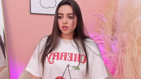 Snapshot of erika_mendez1 chatting on January 28, 2025, 8:04 pm Erika Mendez online show from January 28, 2025, 8:04 pm