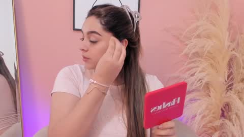 Snapshot of erika_mendez1 chatting on February 6, 2025, 8:45 pm Erika Mendez online show from February 6, 2025, 8:45 pm