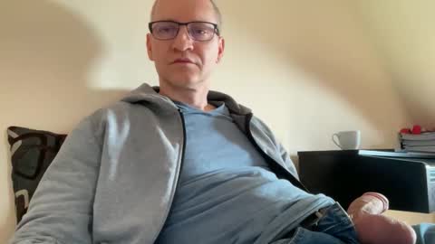 erikwant2 online show from March 23, 2026, 6:39 am