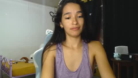 Snapshot of erina_1 chatting on February 7, 2025, 1:36 am erina_1 online show from February 7, 2025, 1:36 am