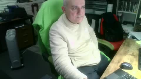 ernello online show from October 3, 2025, 12:46 pm