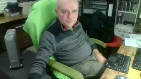 ernello online show from October 20, 2025, 7:47 pm