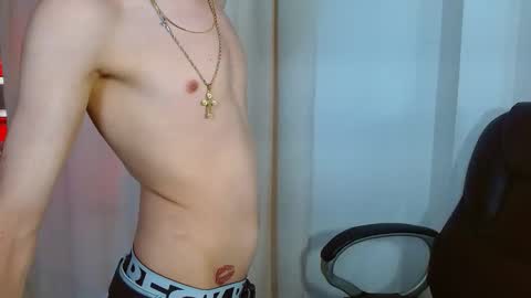 eroboyxox online show from February 25, 2026, 8:40 pm