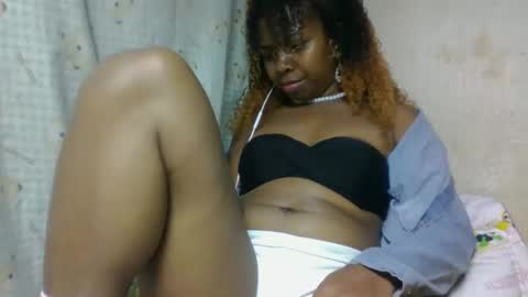 Snapshot of erolinee chatting on September 13, 2025, 3:56 pm erolinee online show from September 13, 2025, 3:56 pm