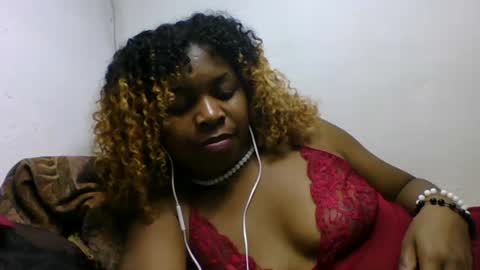 Snapshot of erolinee chatting on September 18, 2025, 7:27 pm erolinee online show from September 18, 2025, 7:27 pm