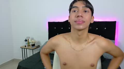 Snapshot of eros_lux1 chatting on July 9, 2026, 12:53 pm Eros Lux1 online show from July 9, 2026, 12:53 pm
