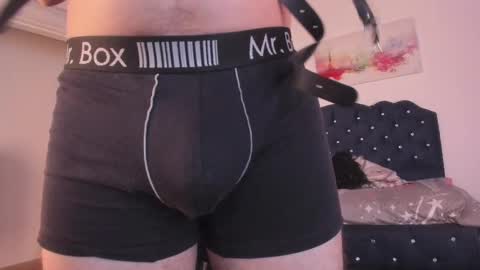 Snapshot of eross_guyy chatting on September 26, 2025, 5:11 am Camilo online show from September 26, 2025, 5:11 am