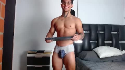 Eros online show from November 22, 2025, 1:48 am