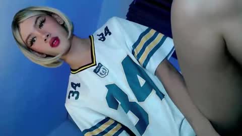 erotic_empress18 online show from May 19, 2026, 11:22 pm