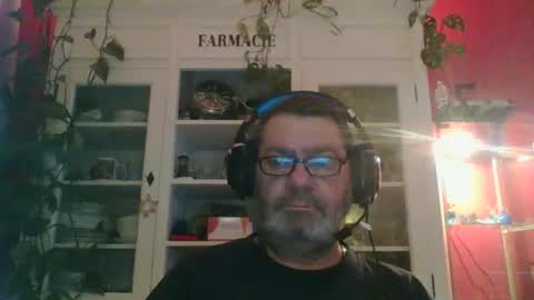 Snapshot of erwin1966 chatting on January 6, 2025, 8:18 pm Erwins room welcome sound on online show from January 6, 2025, 8:18 pm