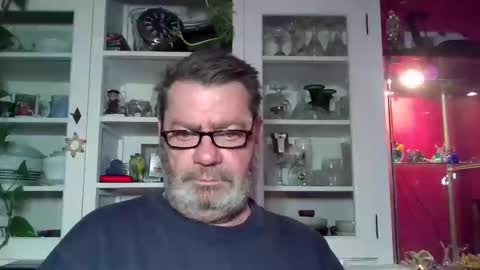Snapshot of erwin1966 chatting on January 10, 2025, 12:17 am Erwins room welcome sound on online show from January 10, 2025, 12:17 am