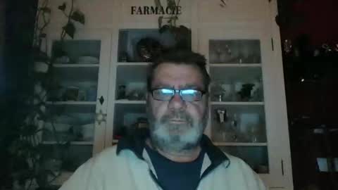 Snapshot of erwin1966 chatting on January 11, 2025, 2:41 am Erwins room welcome sound on online show from January 11, 2025, 2:41 am