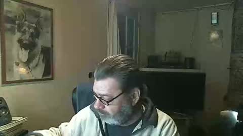 Snapshot of erwin1966 chatting on February 6, 2025, 11:58 pm Erwins room welcome sound on online show from February 6, 2025, 11:58 pm