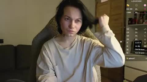 esajukyy online show from February 24, 2026, 3:43 pm