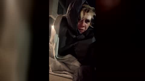 escence1994 online show from February 7, 2026, 2:10 pm