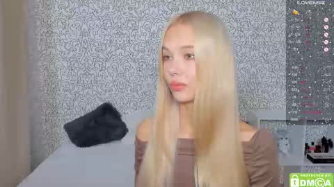 Snapshot of eshcka chatting on October 15, 2025, 4:45 am Megan and Brad online show from October 15, 2025, 4:45 am