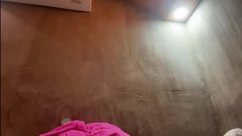 Snapshot of esilchan chatting on February 11, 2026, 2:44 pm Chelliane online show from February 11, 2026, 2:44 pm