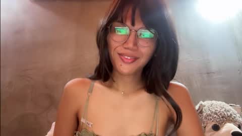 Snapshot of esilchan chatting on March 2, 2026, 3:20 am Chelliane online show from March 2, 2026, 3:20 am