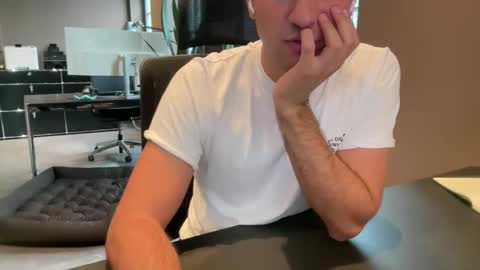 eskp online show from October 7, 2025, 1:52 pm