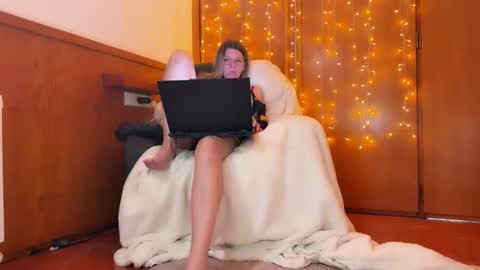 esma347866 online show from January 16, 2026, 1:15 pm