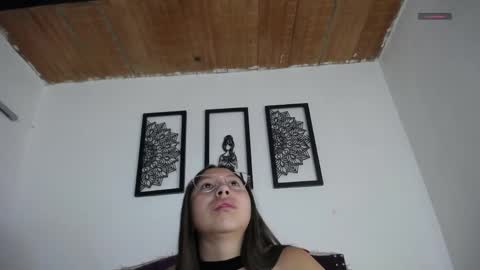 Esmeralda online show from April 16, 2026, 12:17 pm