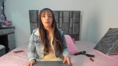 Perla online show from April 12, 2026, 10:26 pm