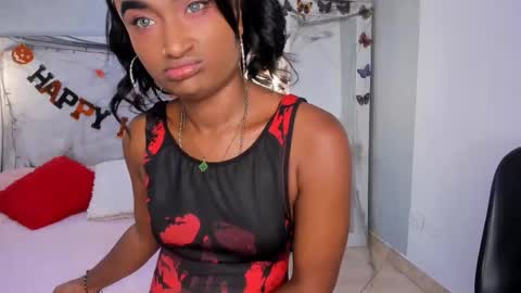 esmeraldanyx online show from October 27, 2025, 8:57 pm