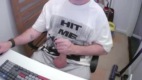 Snapshot of essex_wild chatting on October 14, 2025, 9:15 pm Morph online show from October 14, 2025, 9:15 pm