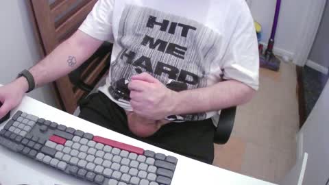 Snapshot of essex_wild chatting on April 1, 2026, 7:33 pm Morph online show from April 1, 2026, 7:33 pm