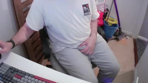Snapshot of essex_wild chatting on April 14, 2026, 7:53 pm Morph online show from April 14, 2026, 7:53 pm