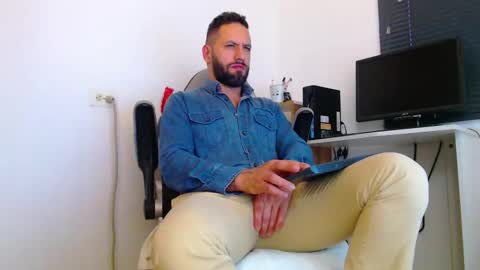 Snapshot of esteban7984068 chatting on March 13, 2026, 4:35 pm esteban online show from March 13, 2026, 4:35 pm