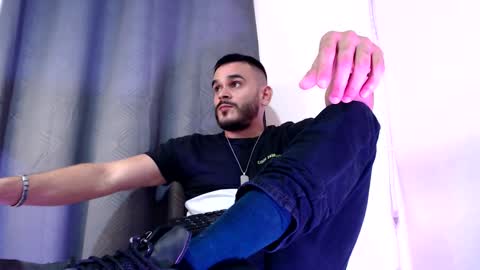 Snapshot of esteban_fer chatting on December 26, 2024, 5:15 am Esteban Fernandez online show from December 26, 2024, 5:15 am